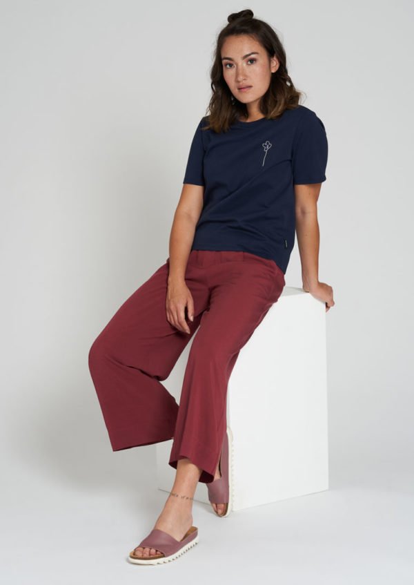 Classic T-Shirt #FLOWER Navy von Recolution