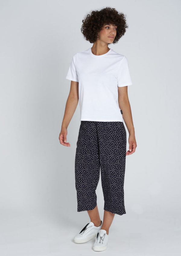 Classic T-Shirt White von Recolution