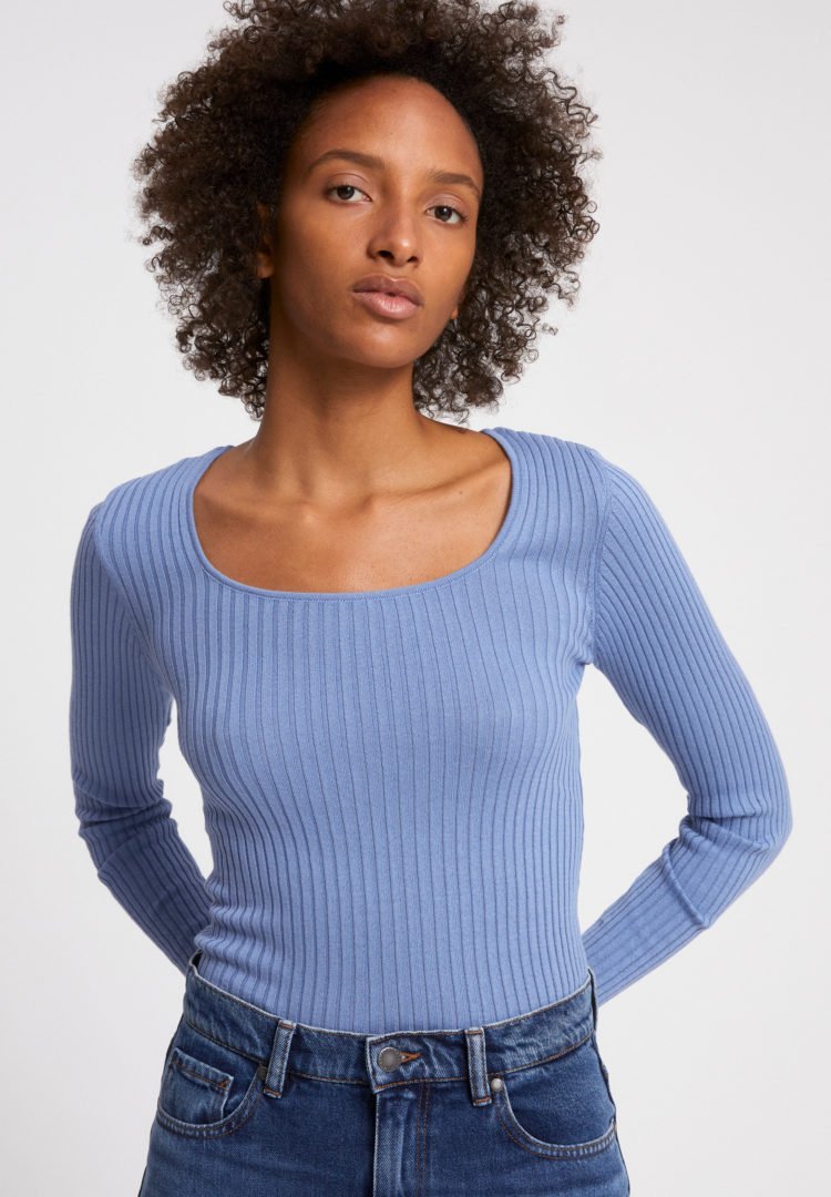 Strickpullover Alaani Crewneck In Foggy Blue von ArmedAngels