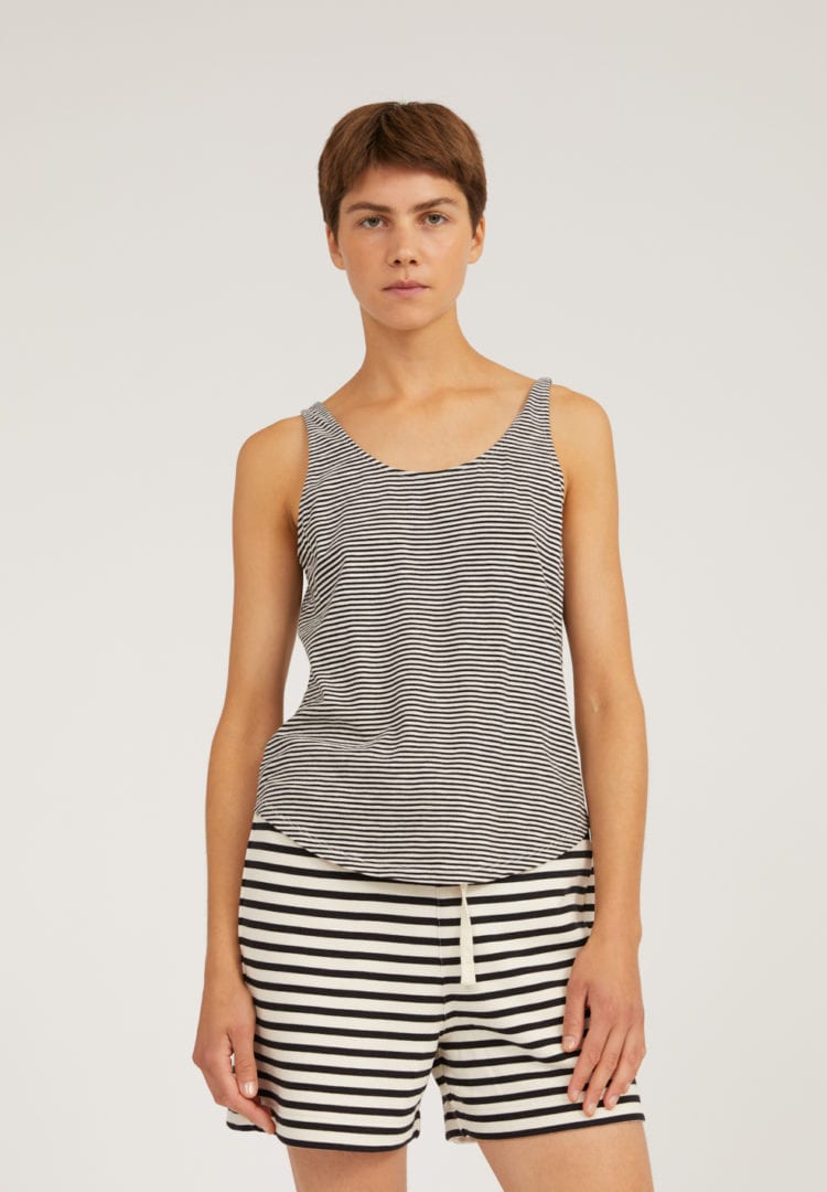 Top Aariana Pretty Stripes In Black-oatmilk von ArmedAngels