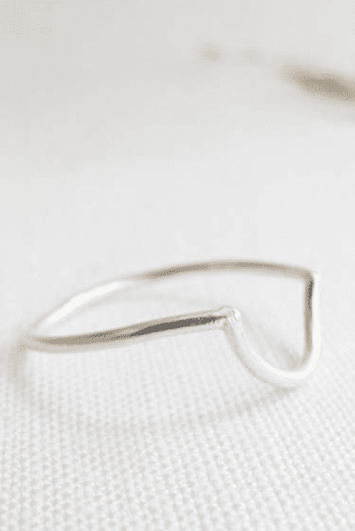 Arc Ring aus recyceltem Silber von Wild Fawn