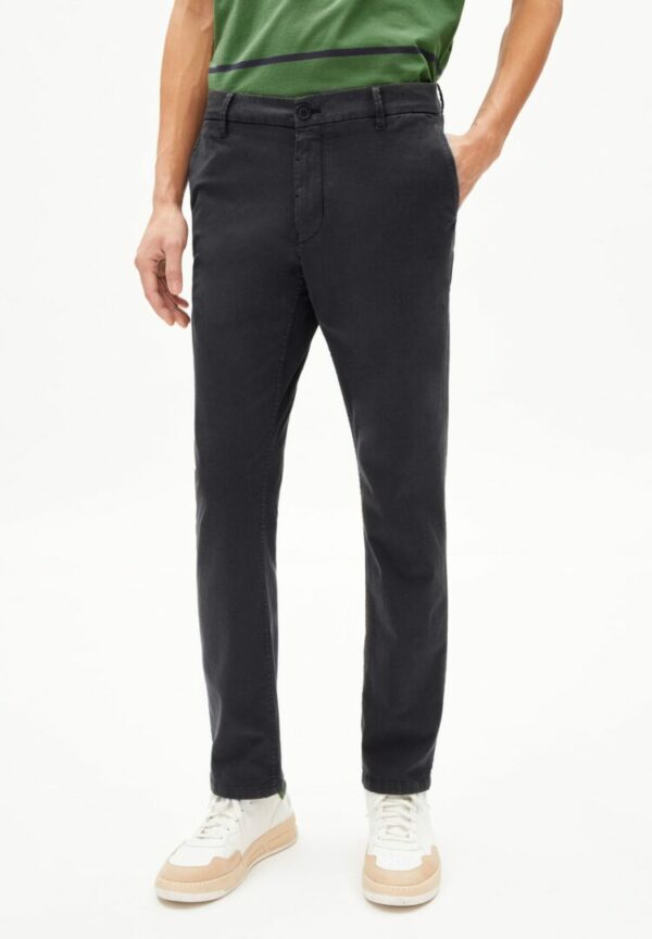 Hose Aato Slim In Graphite von ArmedAngels