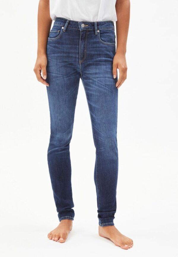 Jeans Tillaa In Dark Ink von ArmedAngels