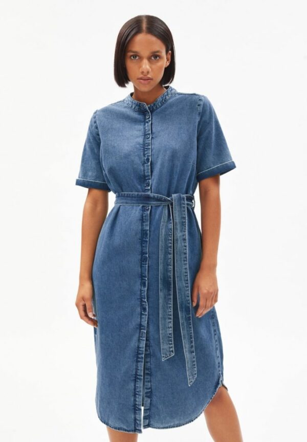 Kleid Maare Denim In Slate Blue von ArmedAngels