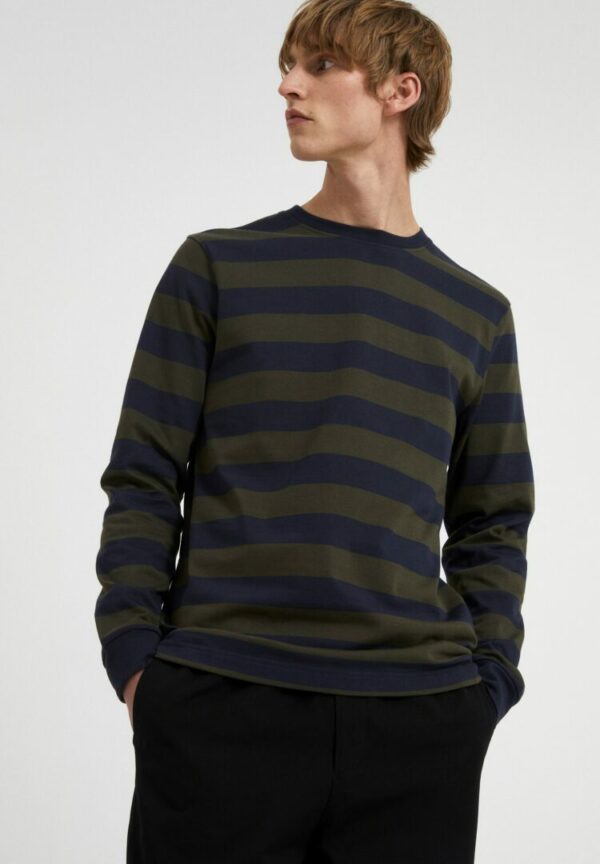 Longsleeve Elmaar Stripes In Dark Pine-depth Navy von ArmedAngels