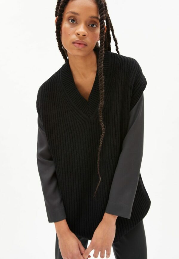 Stricktop Viaa Recycled Wool In Black von ArmedAngels