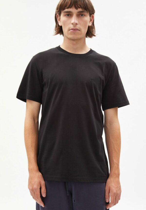 T-shirt Aado Better Living In Black von ArmedAngels
