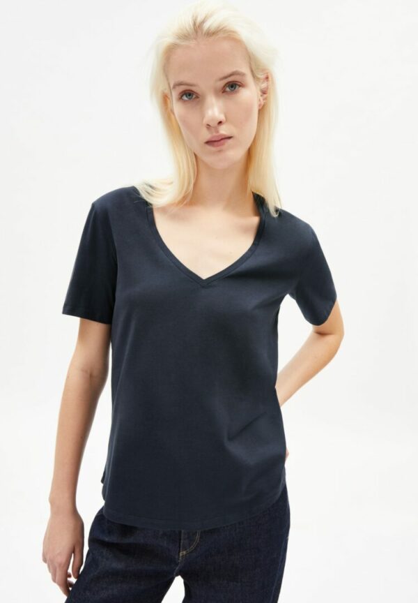 T-shirt Antoniaa In Night Sky von ArmedAngels