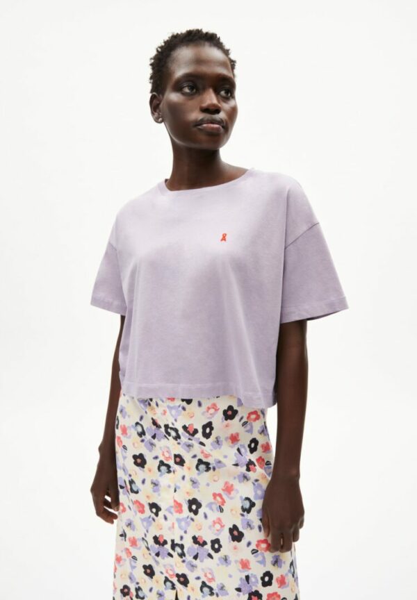 T-shirt Chaarlotte In Purple Noise von ArmedAngels