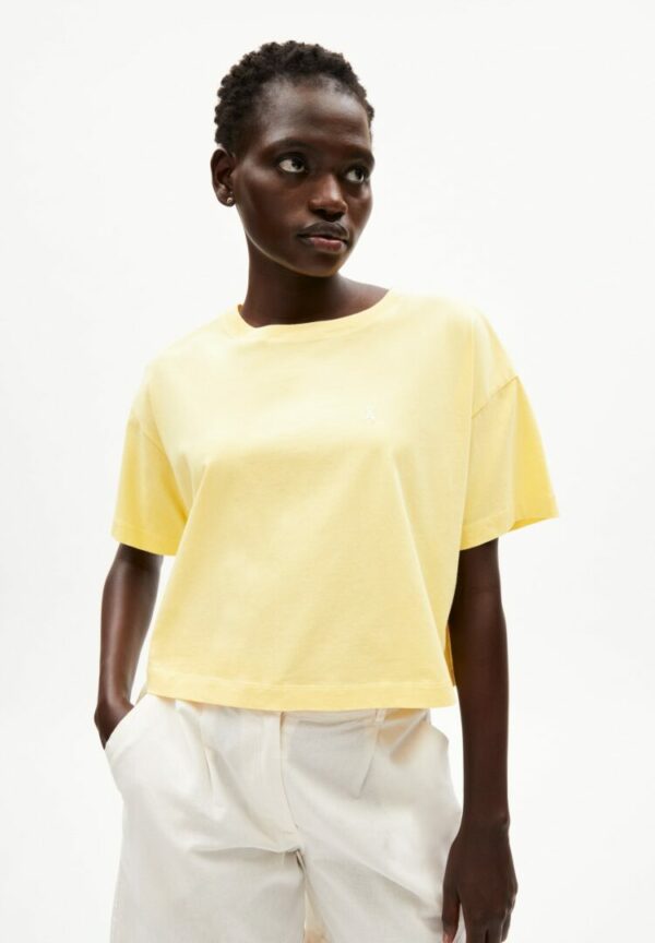 T-shirt Chaarlotte In Straw von ArmedAngels