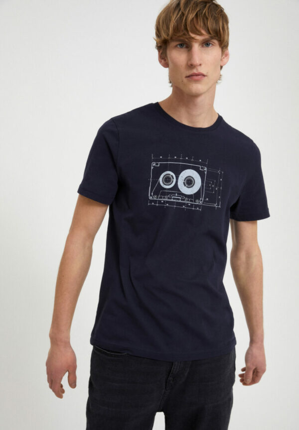 T-shirt Jaames Tape In Depth Navy von ArmedAngels