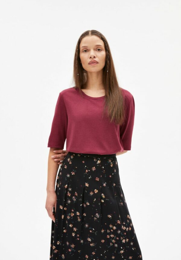 T-shirt Jilaraa In Ruby Red von ArmedAngels
