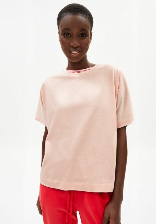 T-shirt Kajaa Mercerized In Peach Blossom Light von ArmedAngels