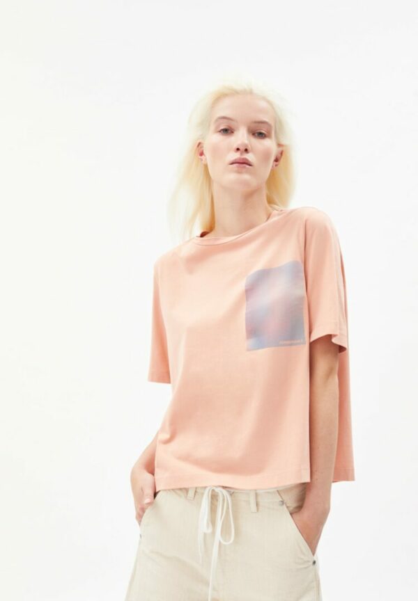 T-shirt Layaa Atmospheric In Peach Blossom von ArmedAngels