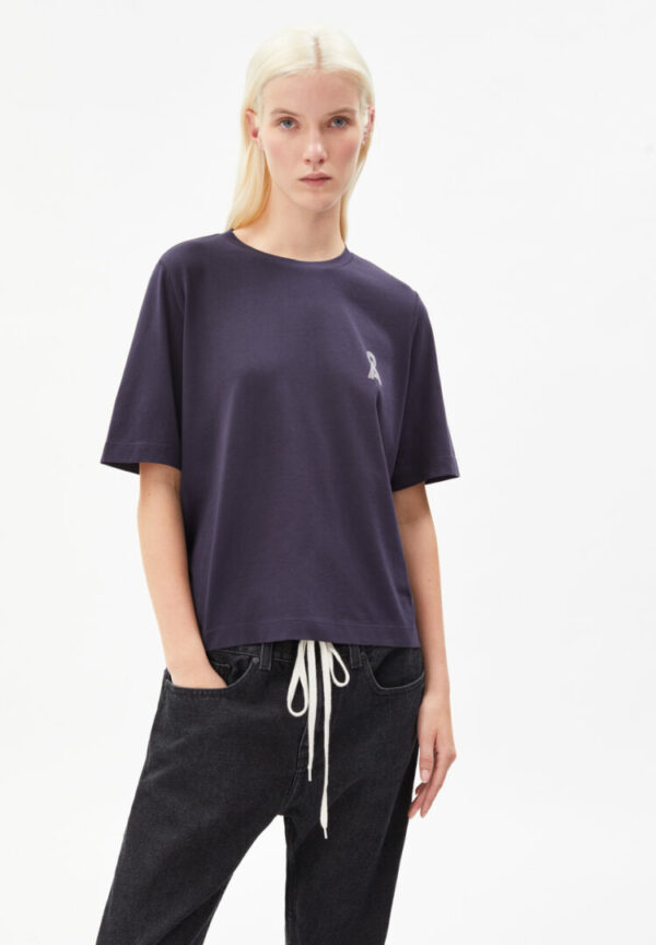 T-shirt Layaa Chest Icon In Night Sky von ArmedAngels
