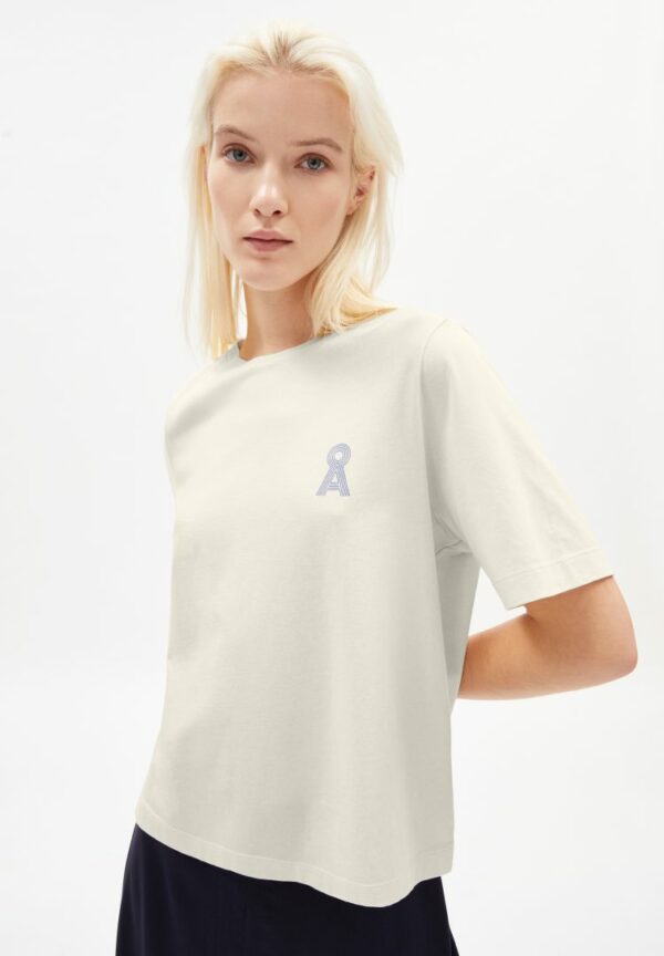 T-shirt Layaa Chest Icon In Undyed von ArmedAngels