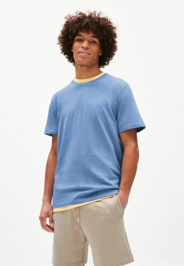 T-shirt Maarkus Solid In Sky High von ArmedAngels