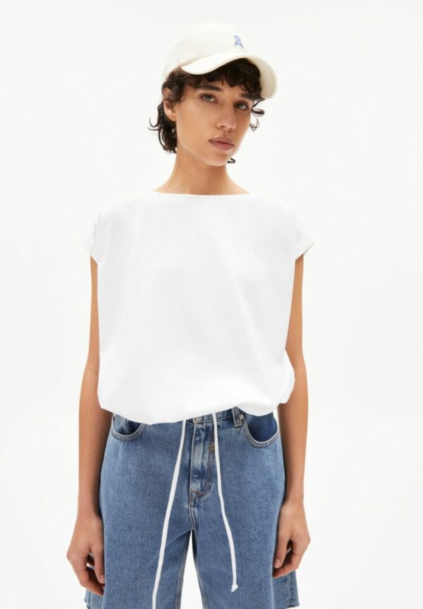 T-shirt Malikaa In White von ArmedAngels