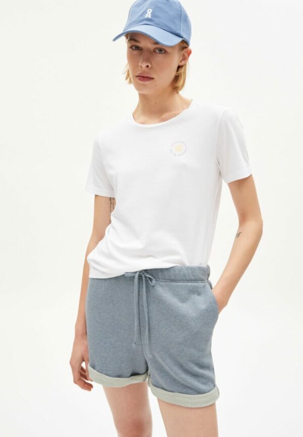 T-shirt Maraa Chest Leaf In White von ArmedAngels