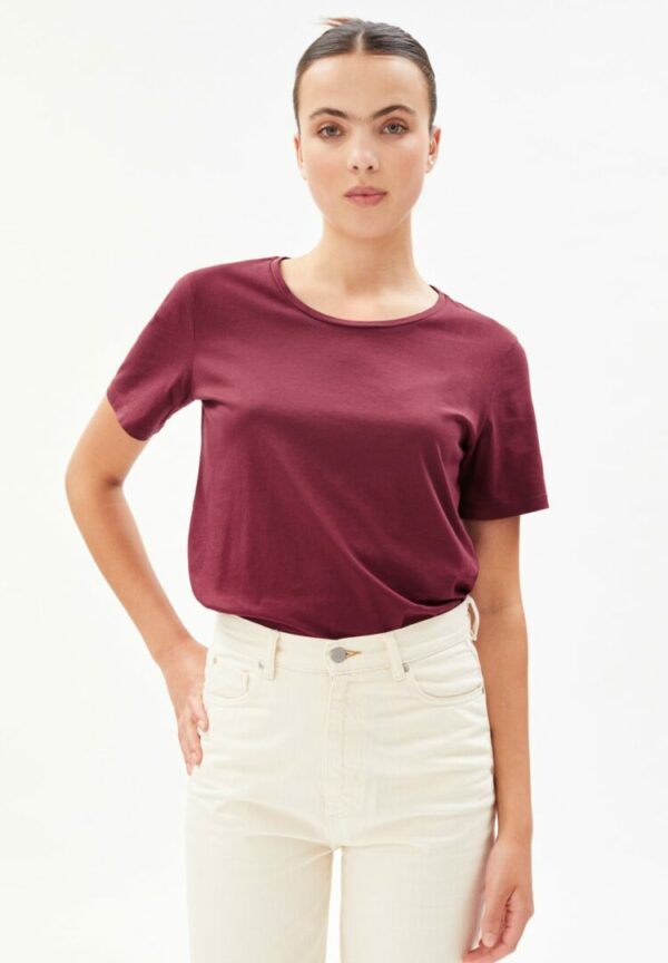T-shirt Minaa In Ruby Red von ArmedAngels