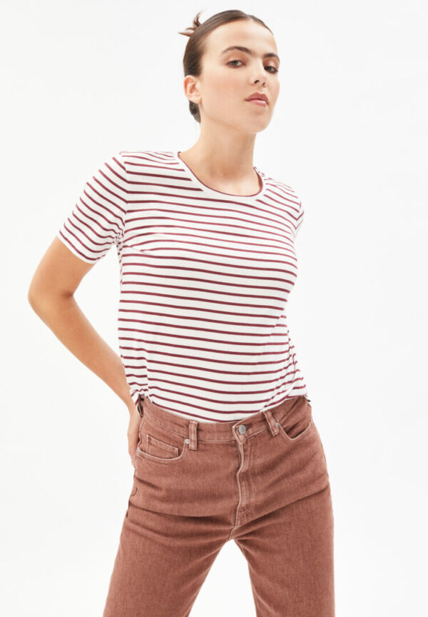 T-shirt Minaa Stripes In Off White-ruby Red von ArmedAngels