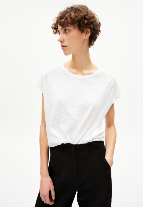 T-shirt Ofeliaa Solid In White von ArmedAngels
