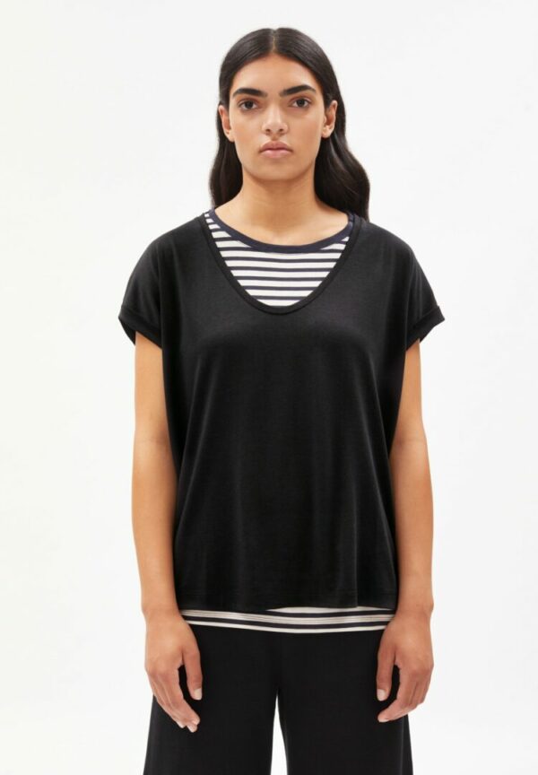 T-shirt Sinjaa In Black von ArmedAngels