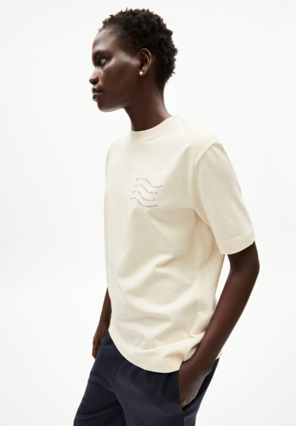 T-shirt Taraa Chest Moment In Undyed von ArmedAngels