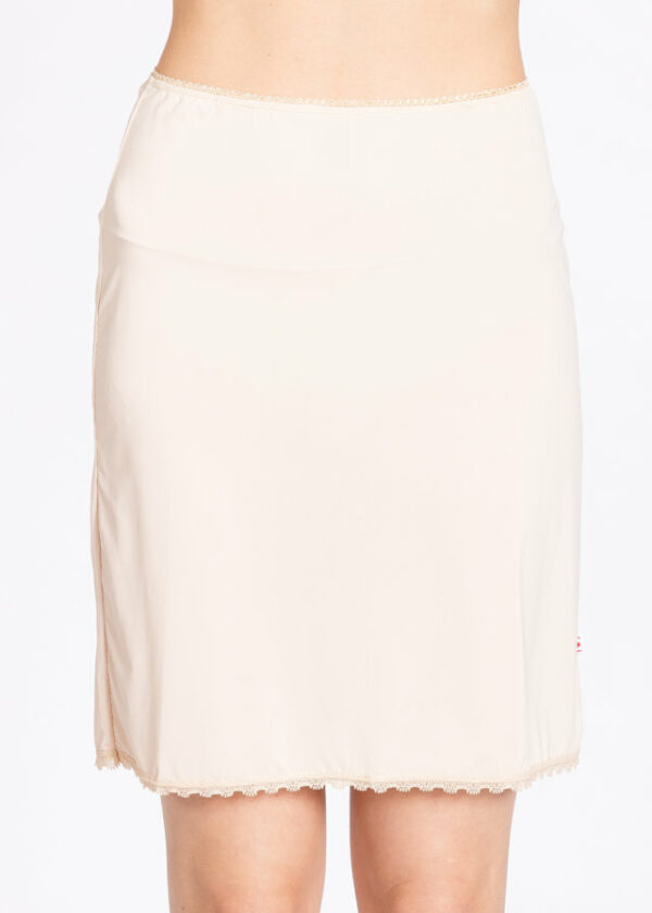 Logo Under Skirt Beige von blutsgeschwister