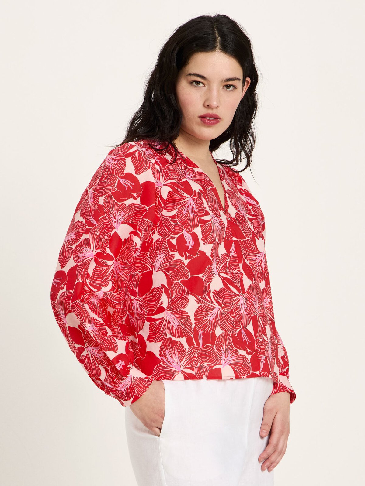 Bluse mit Kräuseln (GOTS) - Print Bloom Red von Lanius