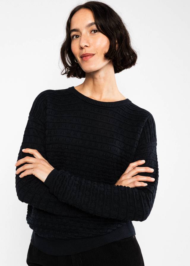 Strickpullover Chic Promenade - Plain Black Braid von Blutsgeschwister
