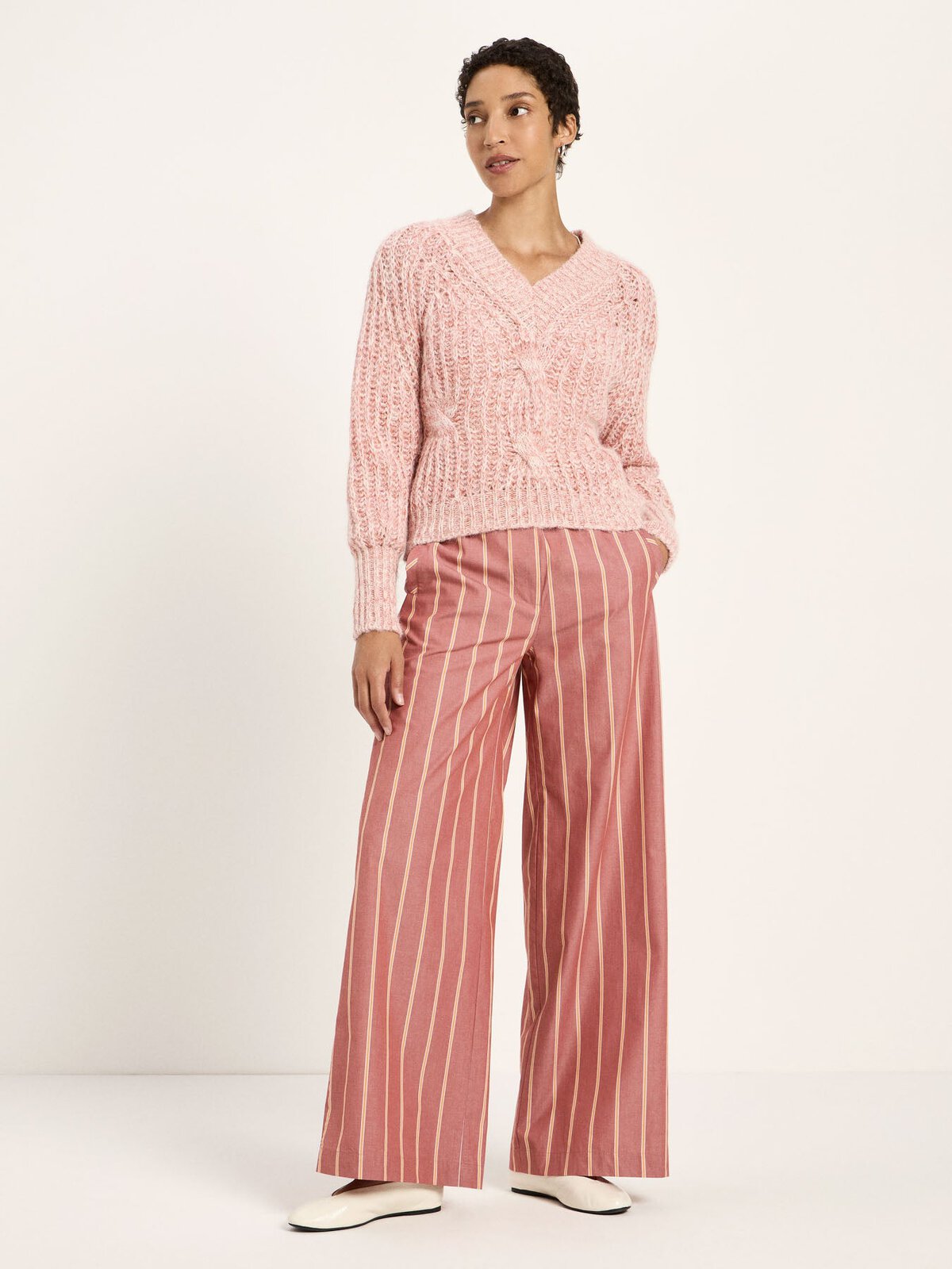 Pullover mit V-Ausschnitt - Off White / Fire von Lanius