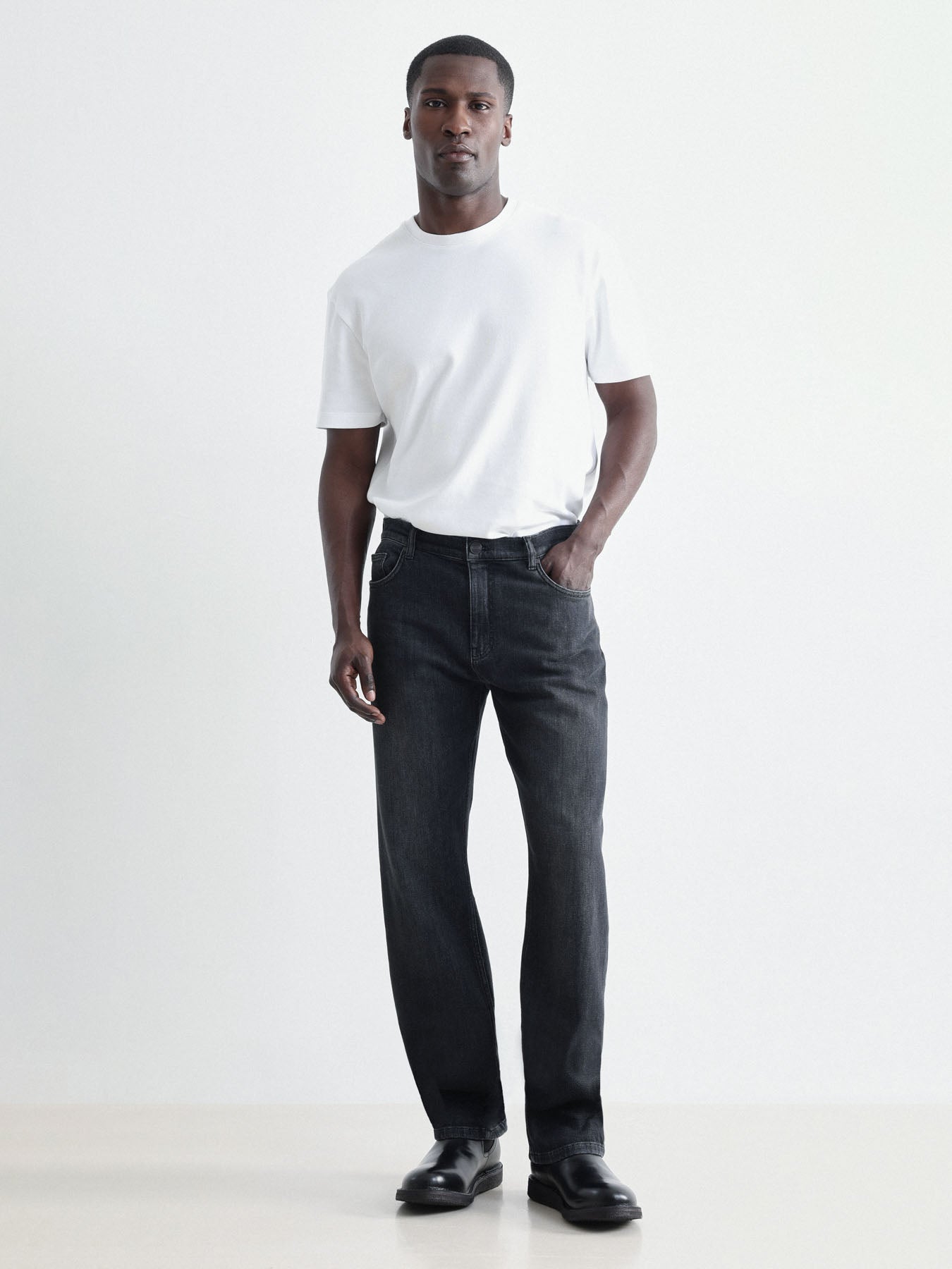 Straight Jeans "COPPER" (GOTS) - Smoke Black Denim von Lanius