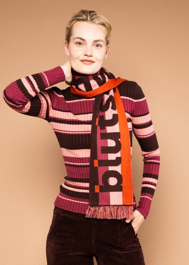 Strickschal Storyteller Snuggle - Hooray! Schwesterliebe von Blutsgeschwister