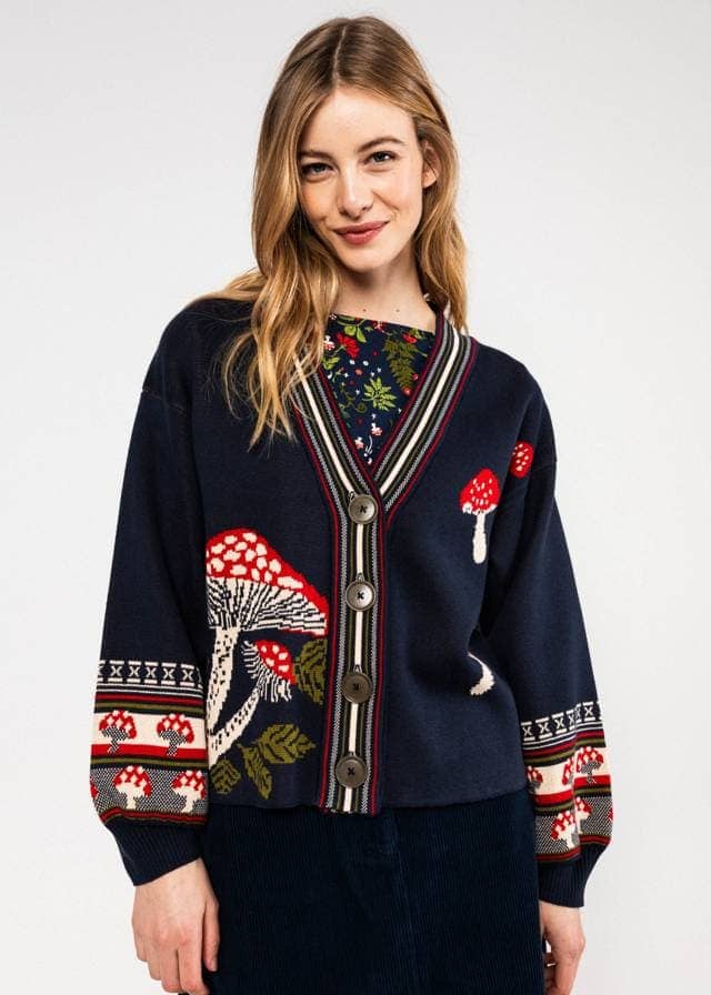 Winter Strickjacke Charming Storyteller - Granny's Mushroom Basket von Blutsgeschwister