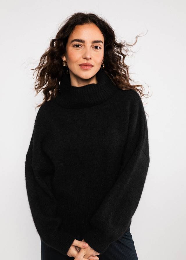 Wollpullover Thaleia - Dark Bloom Black von Blutsgeschwister