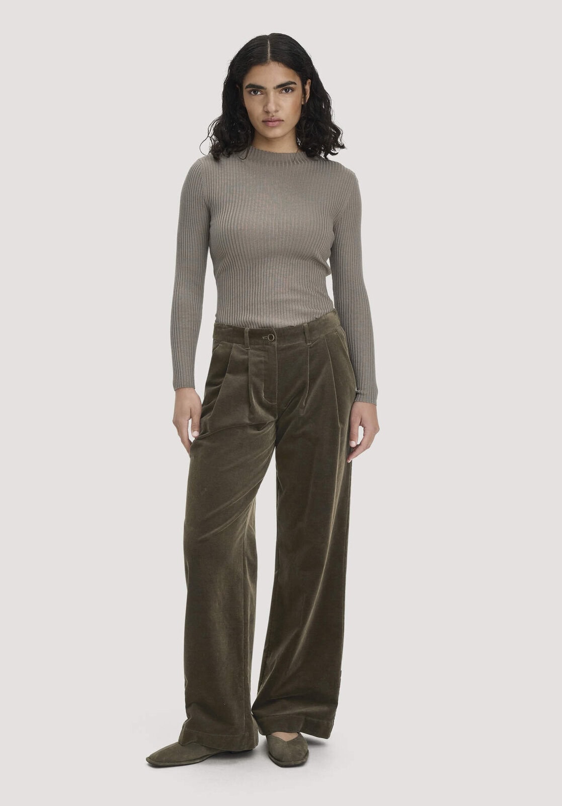 Damen Cordhose Wide Leg aus Bio-Baumwolle - grün von Hessnatur