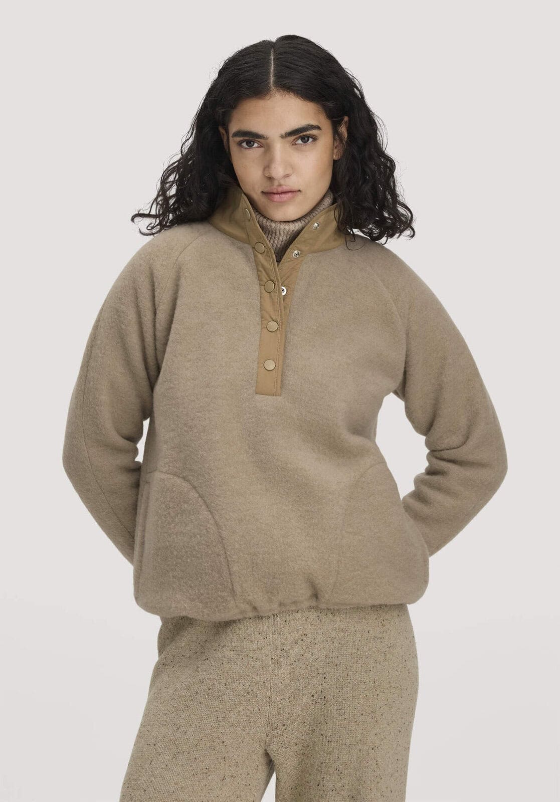 Damen Wollfleece Troyer Patch Relaxed aus Bio-Merinowolle - beige von Hessnatur