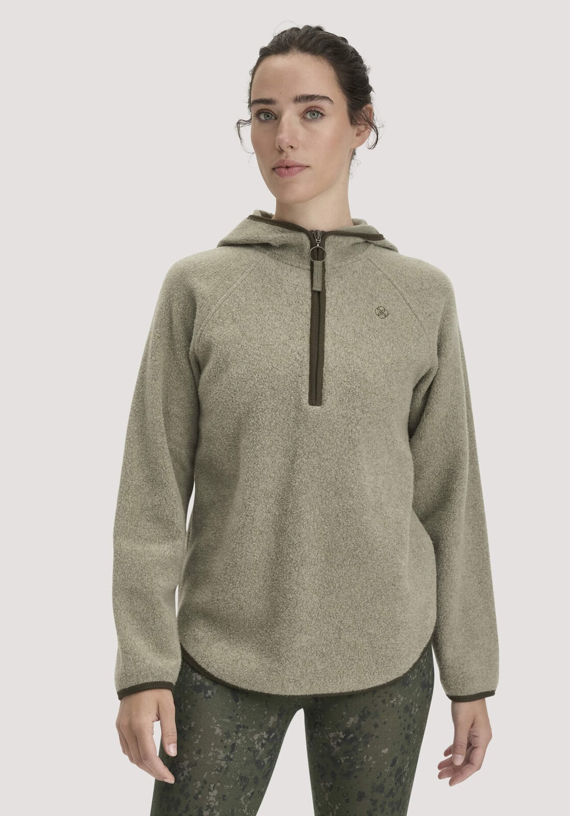 Loungewear Fleece Hoodie Relaxed ACTIVE LIGHT aus Bio-Baumwolle - grün von Hessnatur