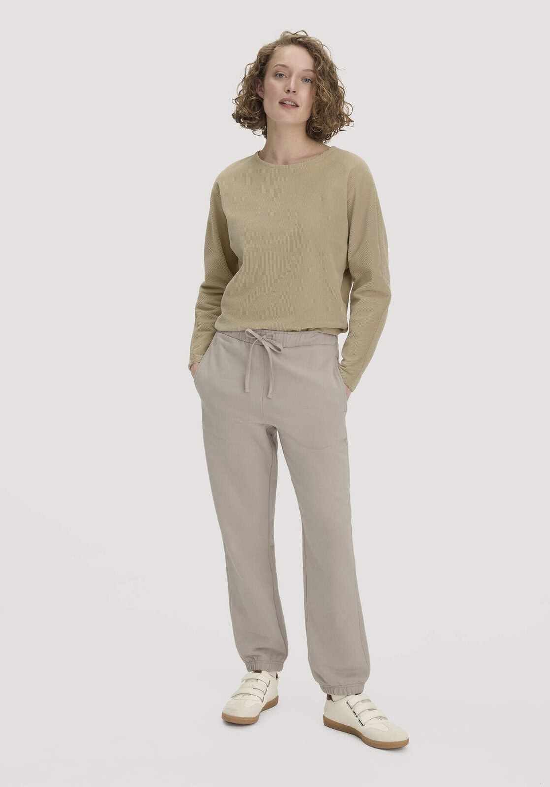 Loungewear Sweathose Relaxed ACTIVE LIGHT aus Bio-Baumwolle mit recycelter Baumwolle - beige von Hessnatur